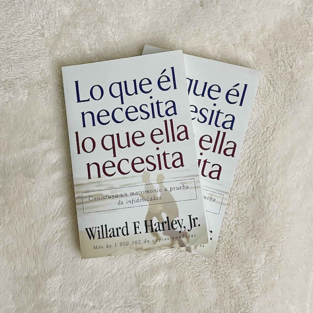 📚lo que el necesita, lo que ella necesita libro / book